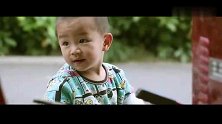 一家之主：一家之主就是家里的顶梁柱，这位妈妈要照顾三个孩子