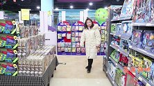 童年短剧：千万考试全校第一，小姨奖励神秘大奖，小姨对千万真好