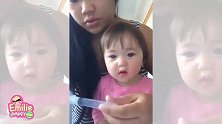 小萝莉洗鼻子，一边洗一边嘻嘻哈哈的笑，小模样也太可爱了