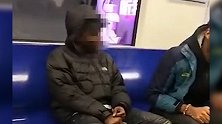 外国人地铁里大声喧哗不听劝阻 还让工作人员离开
