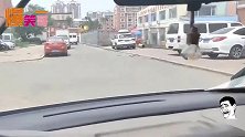 爆笑：真没想到妹子这么漂亮，还会好这一口，我喜欢