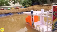 卡车穿越深水与迪斯尼汽车闪电麦奎因玩具学习颜色的儿童汽车