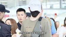 有一种人气叫蔡徐坤！全副武装挡不住迷妹热情，机场交通瞬间瘫痪