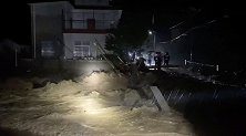 陕西勉县：暴雨倾泻城镇内涝，消防紧急疏散300余人