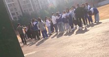 广西南宁学生迟到被罚跑圈蛙跳？校方回应
