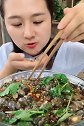吃货吃泥螺，新鲜美味！