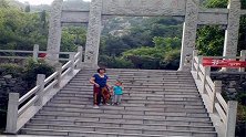 等到满山红叶时，去九如山水帘峡和尚房，满山红叶似彩霞