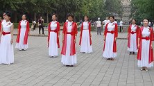 北京玲珑公园杜老师舞团广场舞，这群大妈跳的可好了，多大年纪了