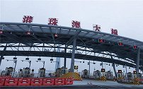 为啥很多车主来到港珠澳大桥就掉头？车主哭诉：一般人根本过不了