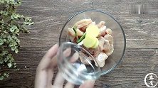 鸡米花不要买，在家简单做，几块钱成本做一盘，比肯德基还好吃