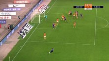 泰达获得位置不错任意球 刘若钒高高跃起头槌稍稍偏出