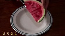 西瓜皮丢了太可惜！教你简单2步，做成大人小孩爱吃的蜜饯