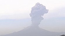 日本：樱岛火山今年第四次喷发 火山灰喷至3400米高处