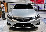 新丰田锐志在海外亮相，“大后超”似“小钢炮”，动力表现优秀！