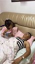 坑爸爸的小情人，爸爸睡觉打鼾，看小情人是怎么做的！