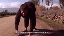 偏远山区发现一个“爬行村”全村人都不会正常走路，出门全靠爬