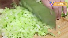 用芹菜做好吃的，不炒，不煎，不凉拌，出锅3盘不够吃，真解馋！