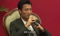 谢霆锋被问张柏芝找你借钱会借吗他下意识的回应,太现实了