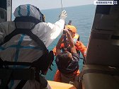 福建一载有5人渔船失联 一名落水者抱木板漂浮近10小时后获救