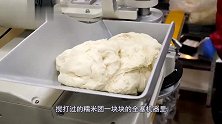 神奇的韩国糖饼制作：直接机器自动裹馅，一坨坨的啪叽摁扁巨诱人