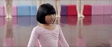 《天梦》：女儿起舞惨摔倒 身残志坚越挫越勇