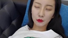 祝晓晗闺蜜：姑娘趁闺蜜睡觉，竟对她做这种事，扎心了