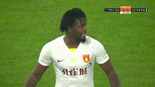 马尔康再次任意球轰门 绕过人墙擦立柱而出