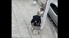 小伙一拳打上去，监控拍下这一幕，承包了我一年的笑点！