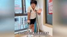 邹市明儿子轩轩开通微博，晒受伤恢复日常照，目前仍要拄双拐走路