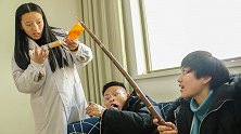 两病人打点滴，一个要吊火锅汤一个要吊珍珠奶茶，真奇葩