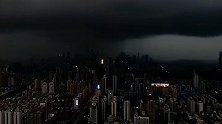 下班时间深圳天气突变 黑云压城暴雨来袭 宛如科幻电影