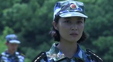 国防生：女兵练枪5枪47环，男兵瞧不起人，女教官一枪教做人！