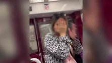 女生在巴黎旅游遭遇有预谋偷盗：一群人围着打掩护，让孕妇来偷盗