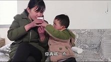 2岁宝宝感冒之后，满嘴跑火车逗乐妈妈，爸爸哭笑不得