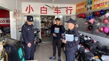 广东深圳：男子情绪失控怒砸路边18辆车，原因令人唏嘘