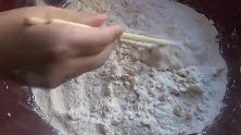油酥饼这样做太好吃了，外酥里软，咸香美味，一顿5个不够吃