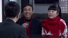 夫妻找大哥赔礼道歉，拉着大哥在工作时间去喝酒，场面太尴尬
