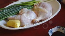 锅气十足的葱姜干焗鸡，焦香味美肉汁足，调料家家有做法太简单