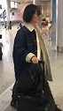 袁泉独自来机场和往日一样高冷，气质感爆棚