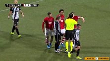 第38分钟阿尔克马尔球员斯滕斯黄牌