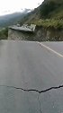 云南云龙境内公路发生坍塌：道路双向中断 50米路基整体塌陷