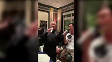 “温拿”再聚首！谭咏麟钟镇涛五兄弟聚会，合唱经典老歌兄弟情深