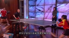 猫咪和主人打乒乓，橘猫：尽管发球，就没有本大王接不住的！