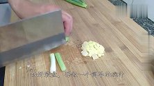 做排骨焖饭也有技巧，加上这一步，米饭粒粒入味，吃一口满嘴留香