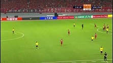 邓宇彪禁区外凌空爆射 颜骏凌反应极快将球扑出