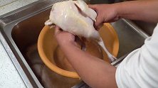 别再去饭店买白斩鸡了，家庭版白斩鸡，比饭店好吃健康