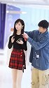 给你一个眼神自己体会。女人间的竞争可是无处不在