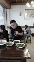 公共场合放屁也不收敛一点！,