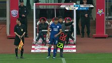艾伦走地面1V2遭严防 申鑫后卫抢先一步解围