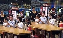 李小璐携甜馨看电影,身旁现神秘男子关系引猜疑